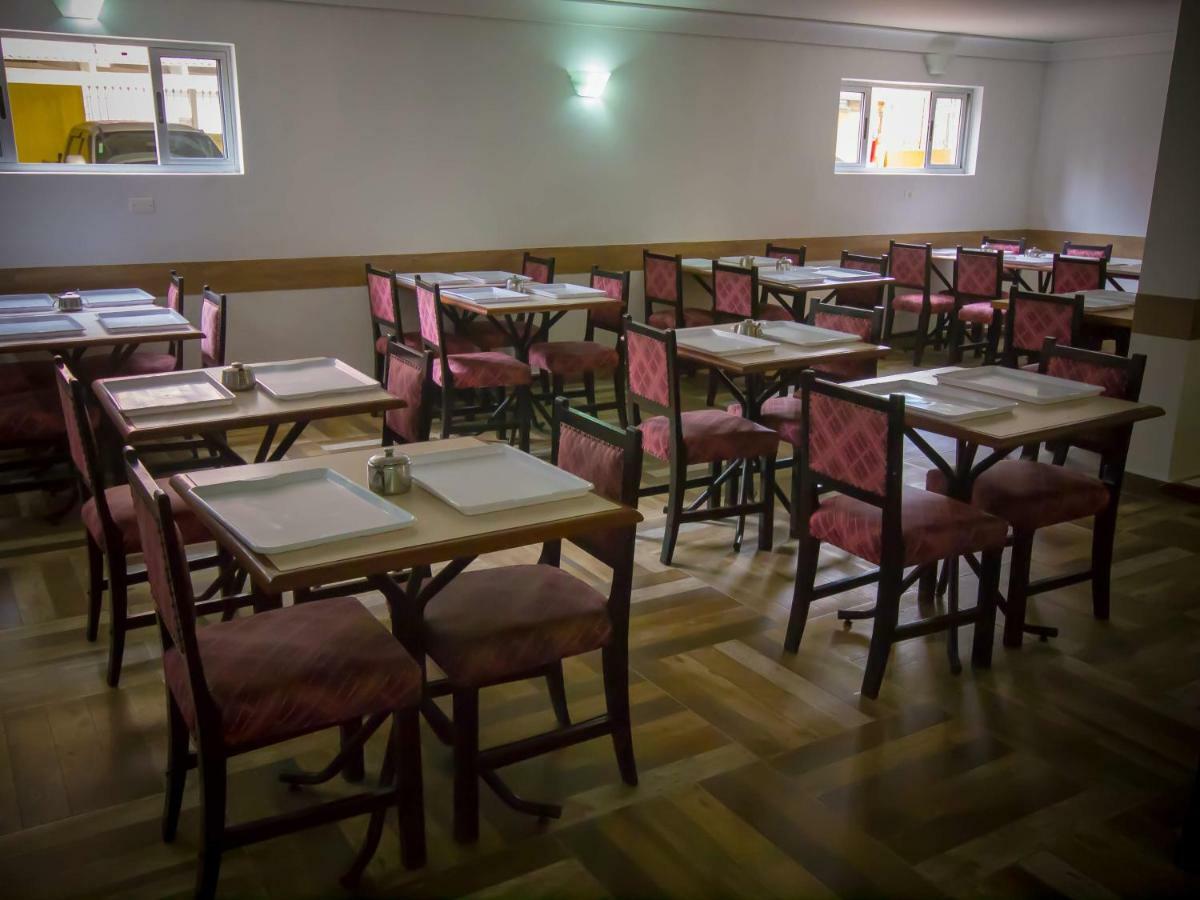 萨尔山脉酒店 库里提巴 外观 照片